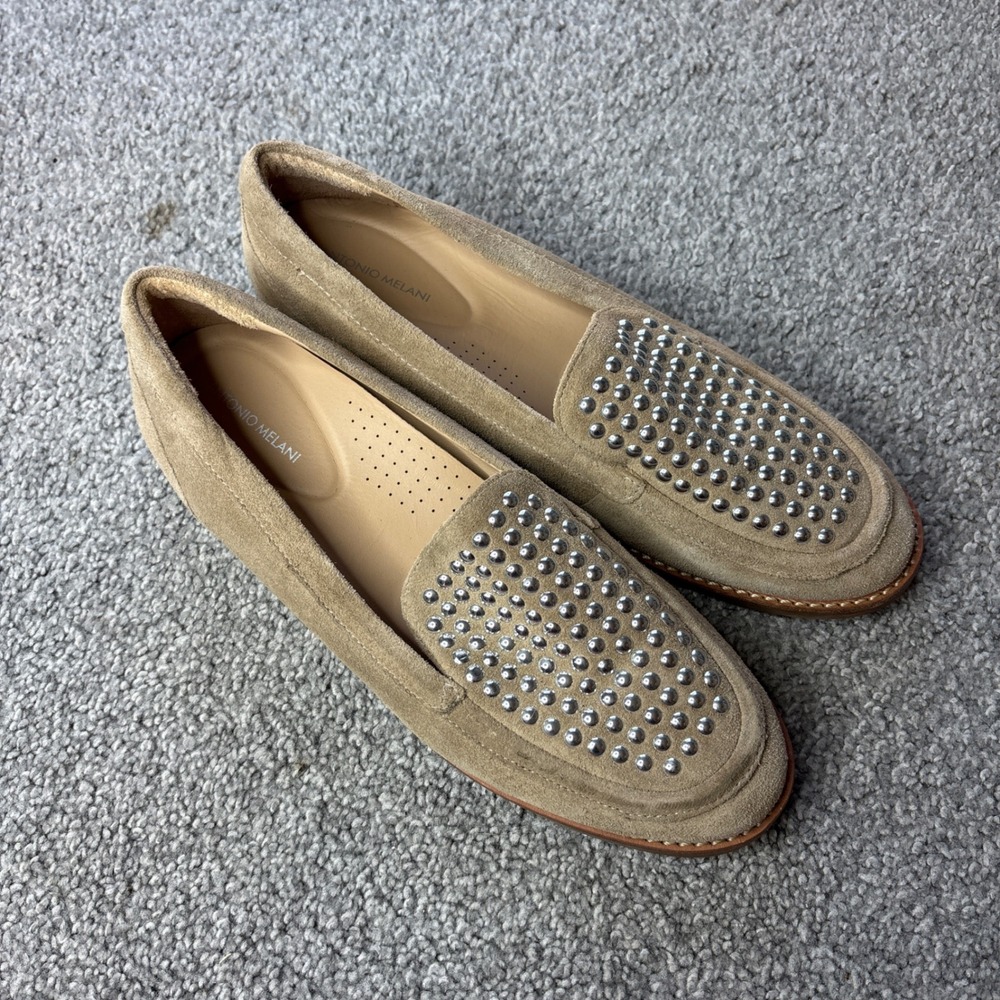 Antonio Melani Studded Suede Loafers Womens‎ 7.5 Tan Beige Silver Studs Flats